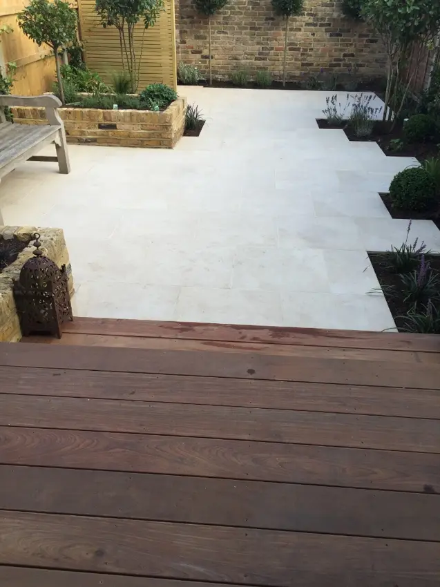 Porcelain paving and planting in a Garden Gurus project